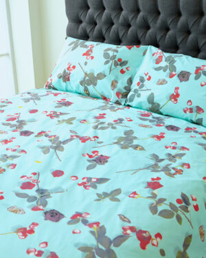 'Bed Of Roses' - Turquoise Duvet
