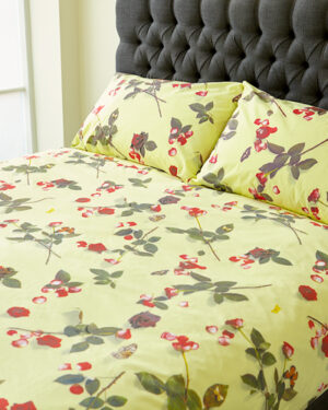 'Bed Of Roses' - Yellow Duvet