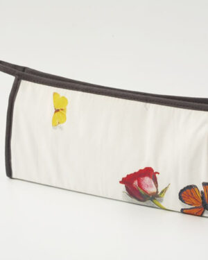 'Bed Of Roses' - White Washbag